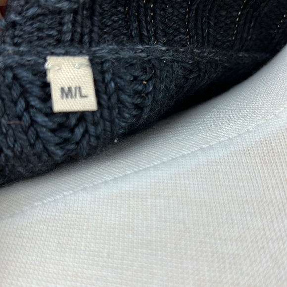 100% Merino Wool Cardigan - Picture 13 of 16